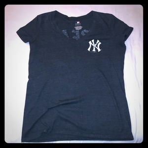MLB Yankees tee